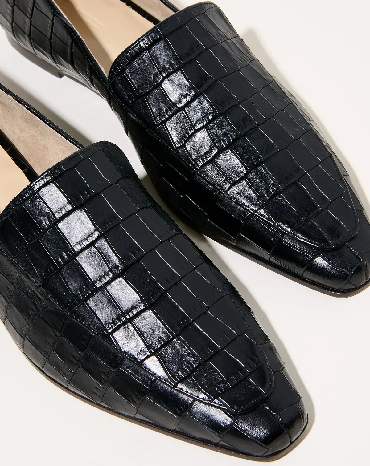 Pointy Crocodile Loafer 1