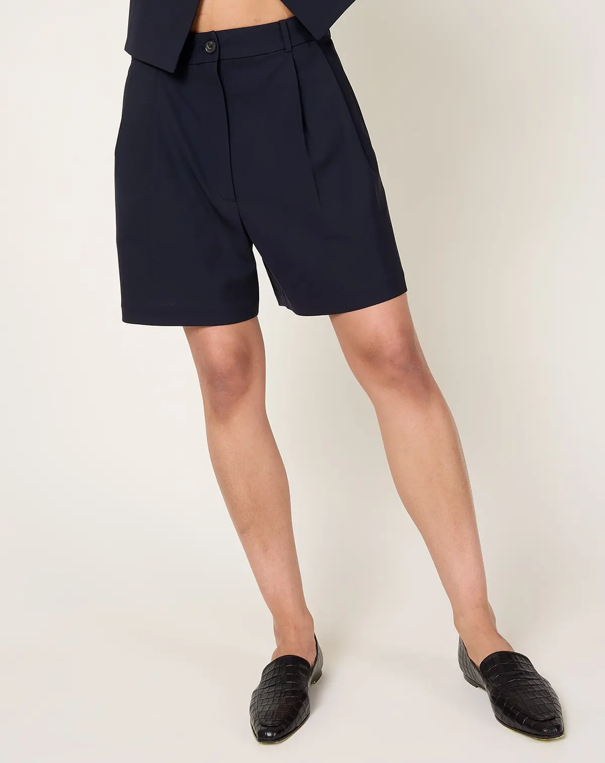 Tailored Shorts In Navy 1