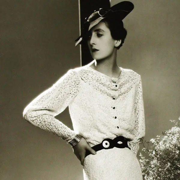 Robe De Dentelle De Lucien Lelong, Photographie D'époque Du Studio Dorvyne (Circa 1935) 2