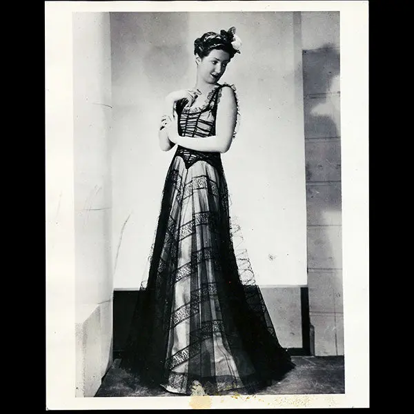 Jacques Heim - Robe De Satin Et Dentelle (1938) 1