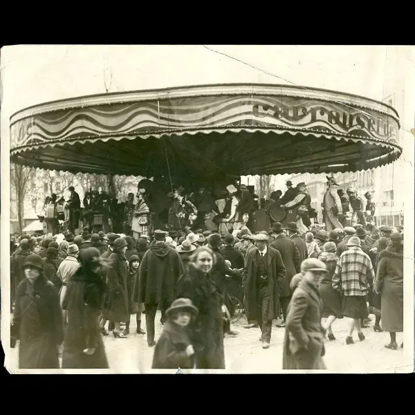 Carrousel De La Vie Parisienne De Paul Poiret (1926) 1