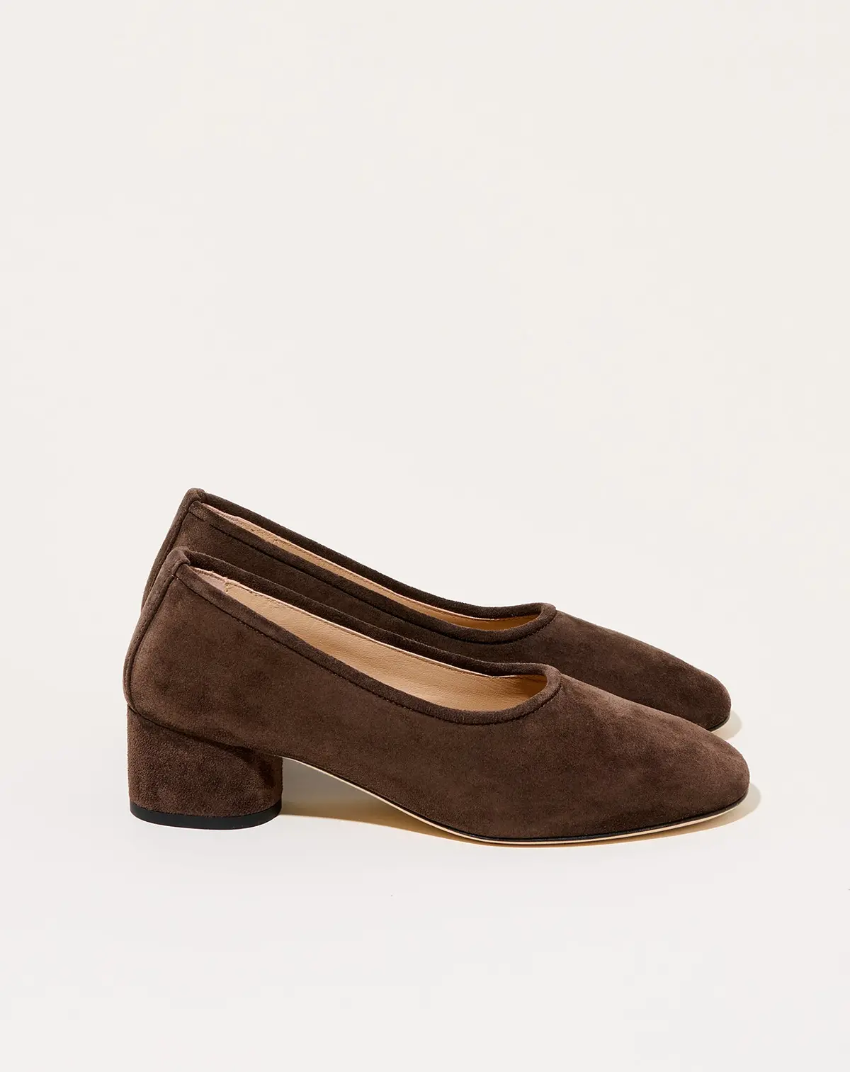 Balla Pump In Chocolate Suede 1