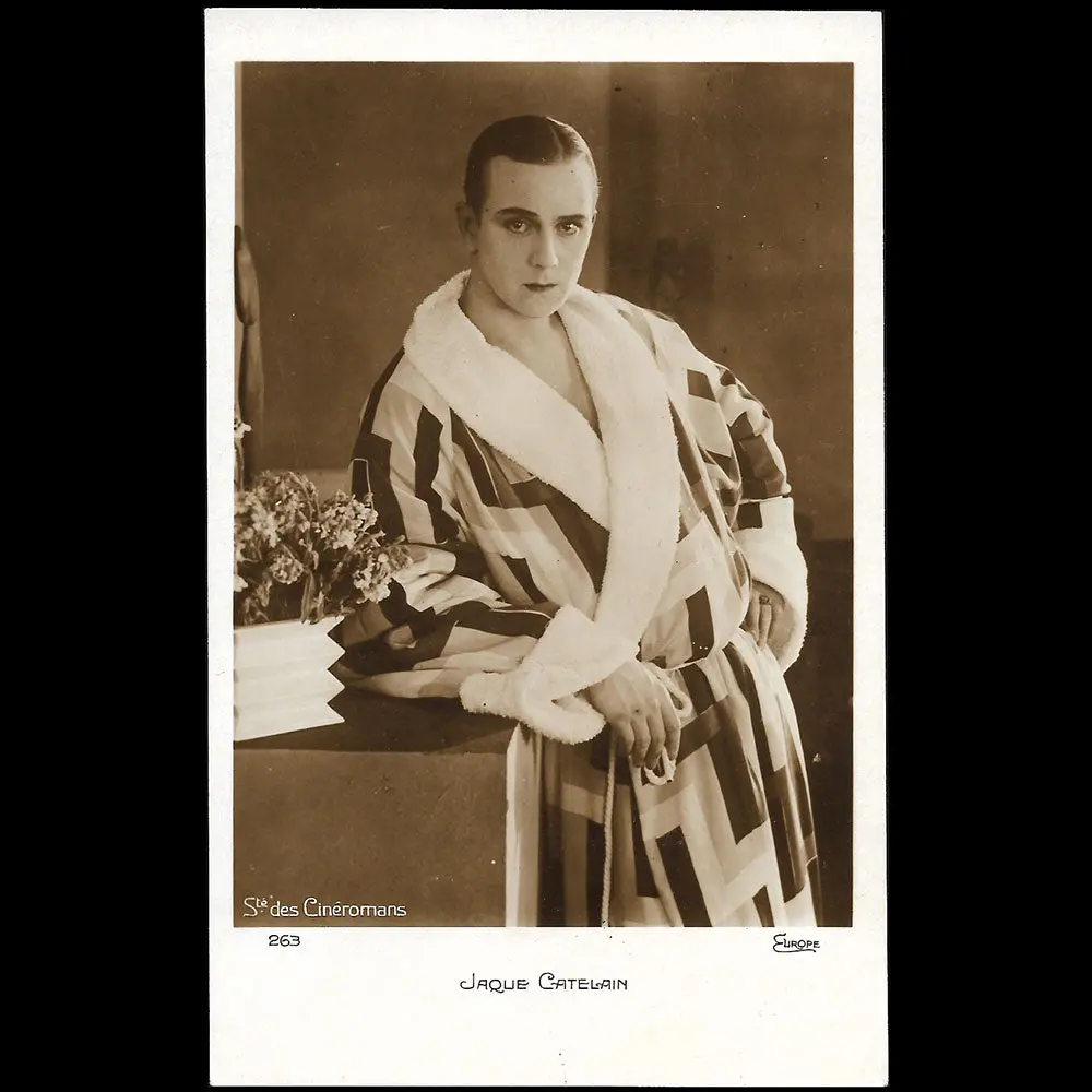 Sonia Delaunay - Peignoir Simultané Porté Par Jaque Catelain (1926) 1