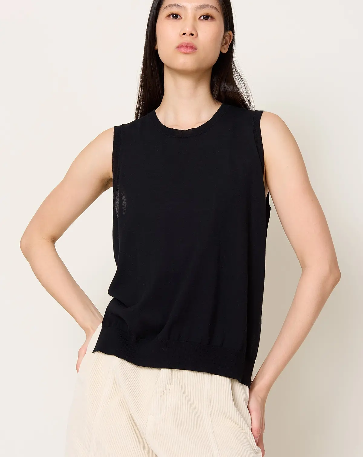 Elisa Vest In Black 1