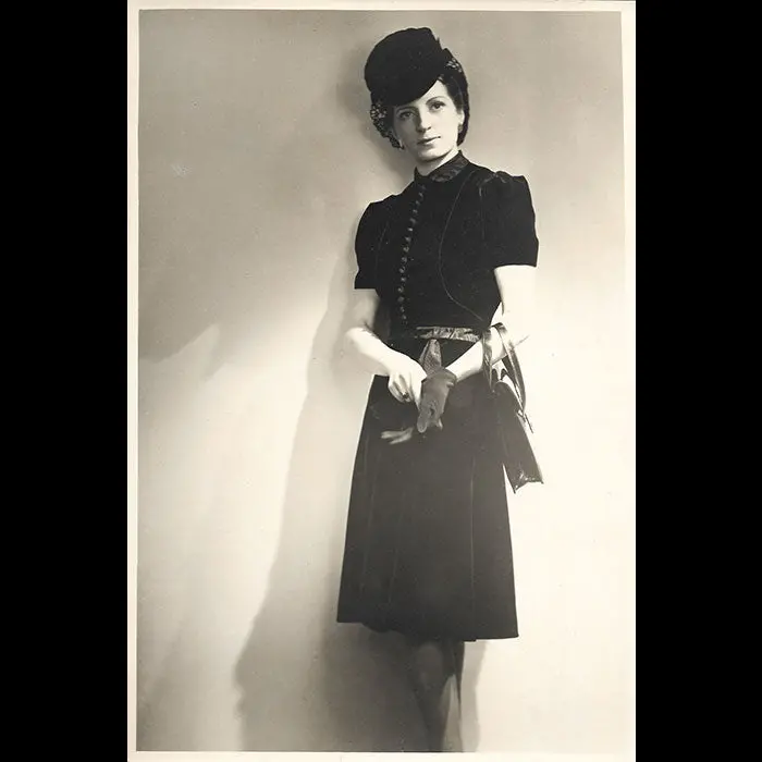 Jean Desses - Robe De Velours, Tirages Du Studio Waroline (Circa 1940S) 2