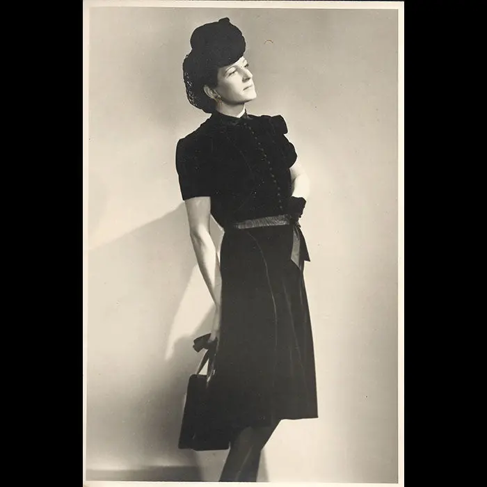 Jean Desses - Robe De Velours, Tirages Du Studio Waroline (Circa 1940S) 1