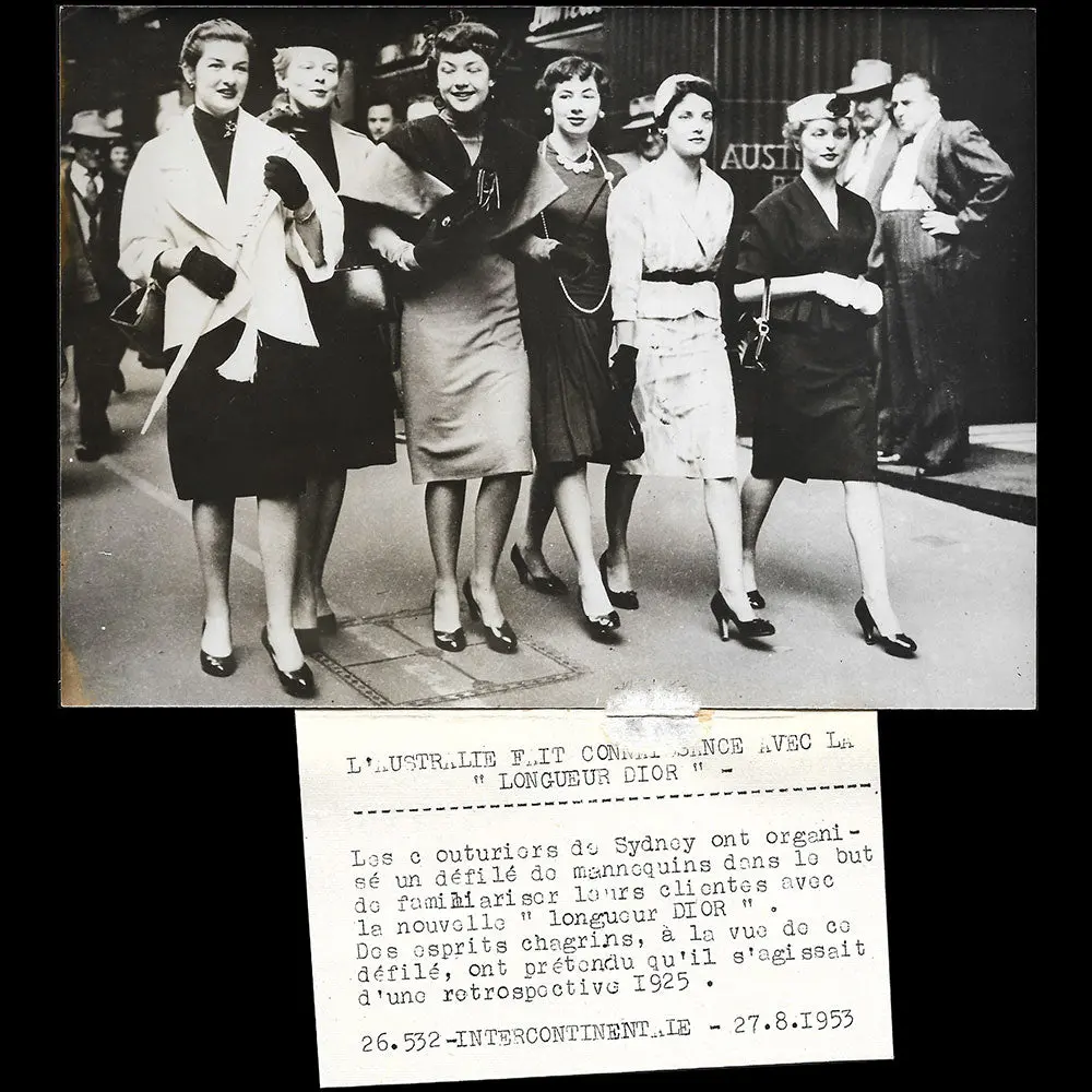 Christian Dior - L'australie Fait Connaissance Avec La Longueur Dior (1953) 2