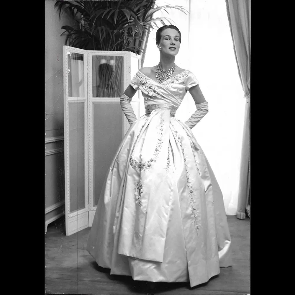 Christian Dior - Modèle Soirée Fleurie, 1955 1