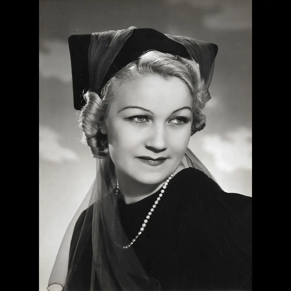 Chapeau Porté Par Amy Colin, Miss Paris 1935, Tirage De Dorvyne 1