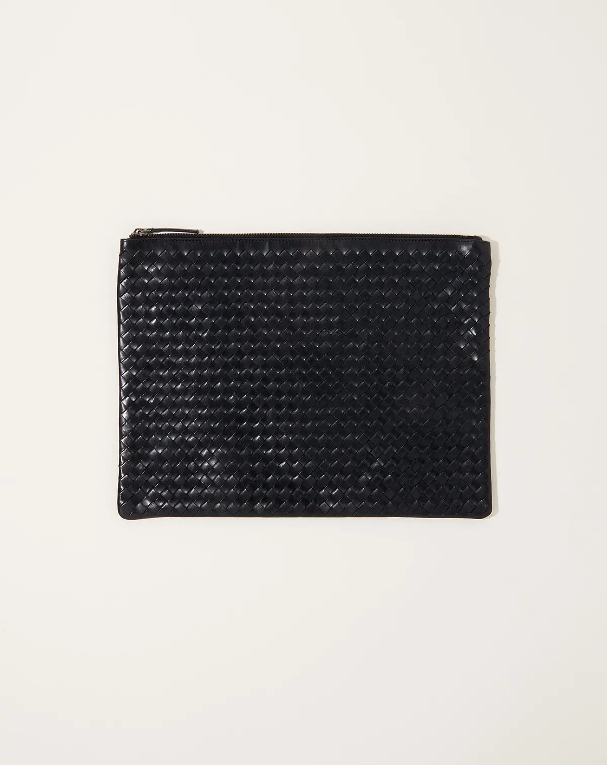 A4 Pochette In Black 1