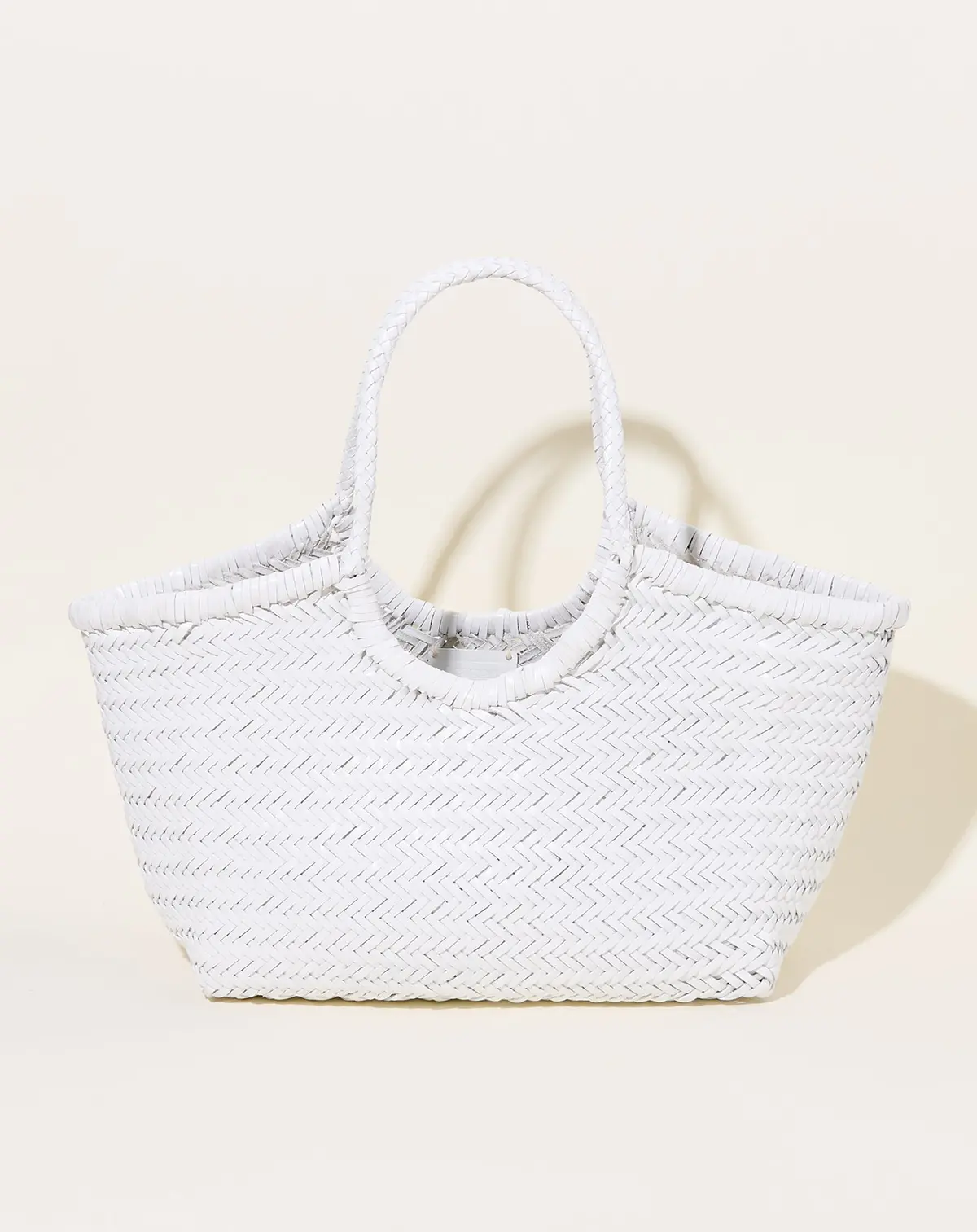 Nantucket Basket In White 1