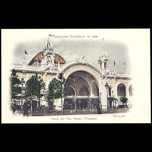 Exposition Universelle De Paris - Palais Des Fils, Tissus, Vêtements (1900) 1