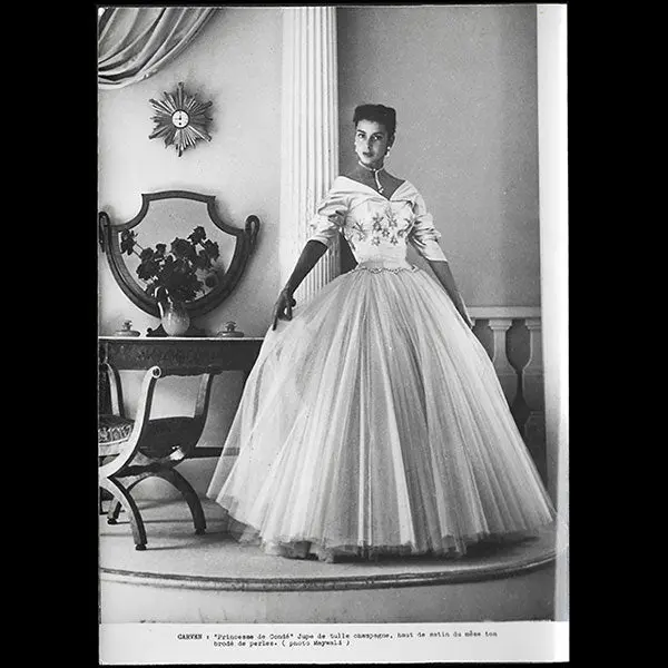 Carven - Robe Princesse De Condé, Photographie De Maywald (1952) 1