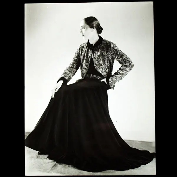 Robe Et Bolero De Lucien Lelong, Photographie D'époque Du Studio Deutsch (Circa 1935) 1