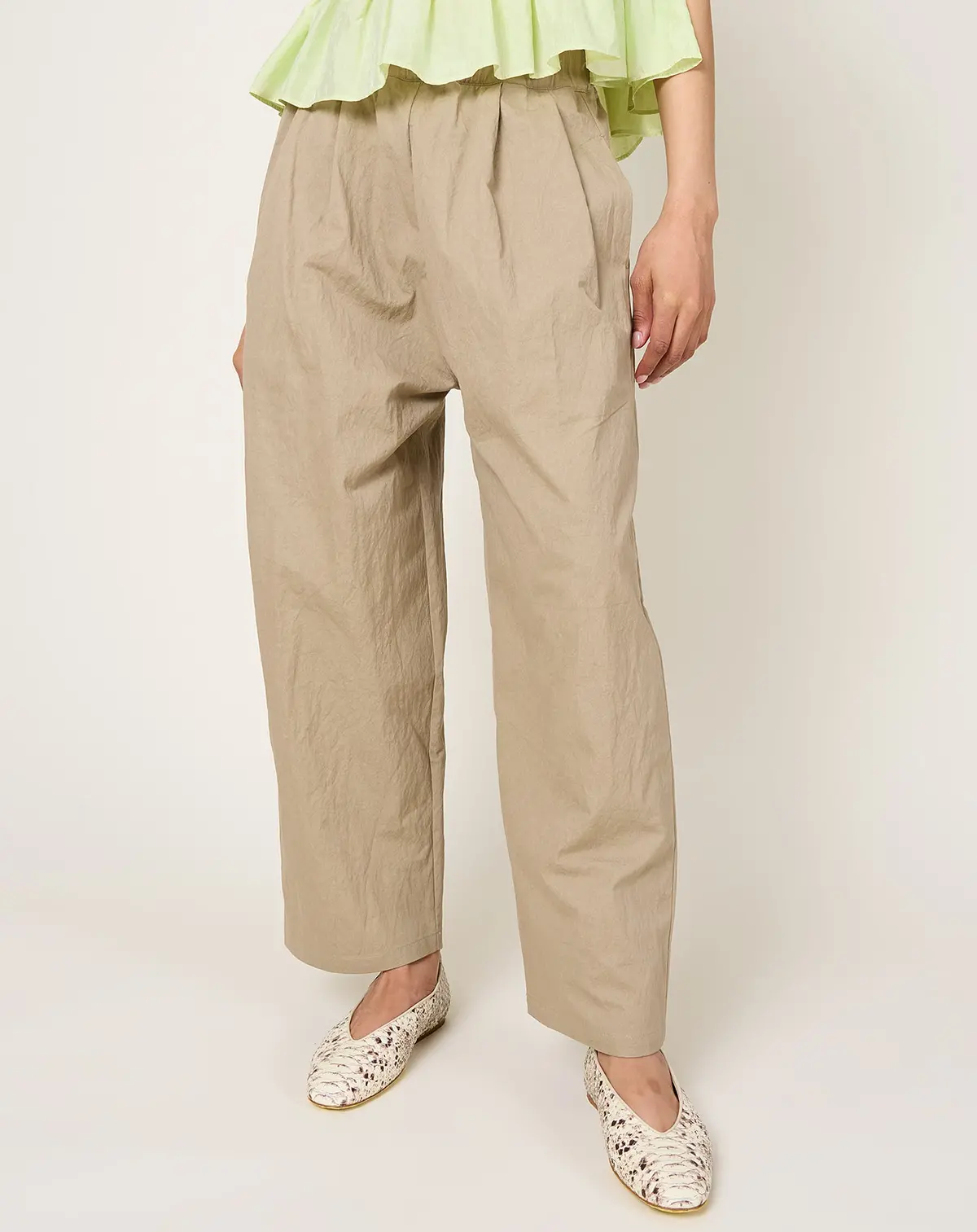 Luce Easy Trouser In Khaki 1