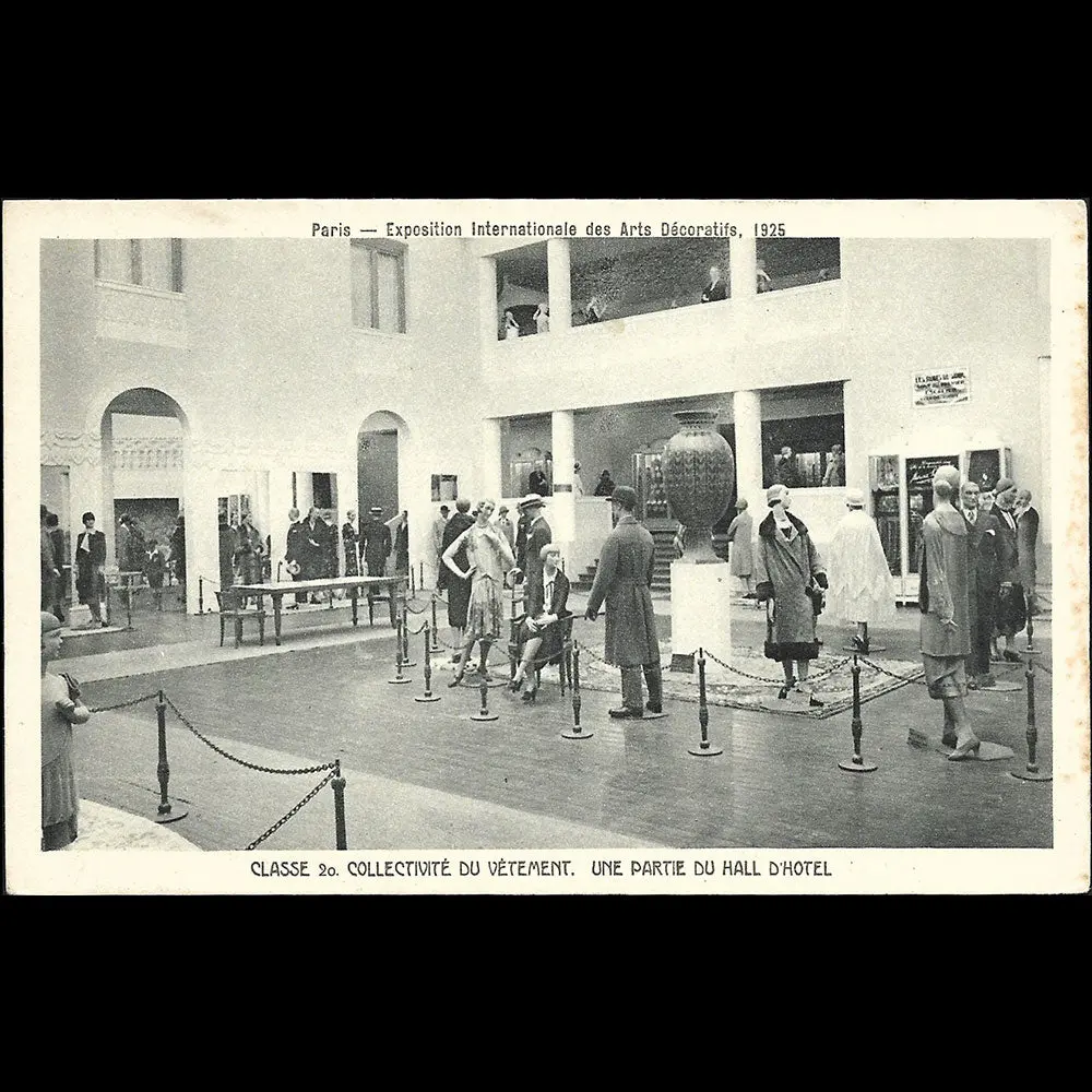 Exposition Internationale Des Arts Décoratifs Et Industriels, Classe 20. Collectivité Du Vêtement, Une Partie Du Hall D'hôtel (1925) 1