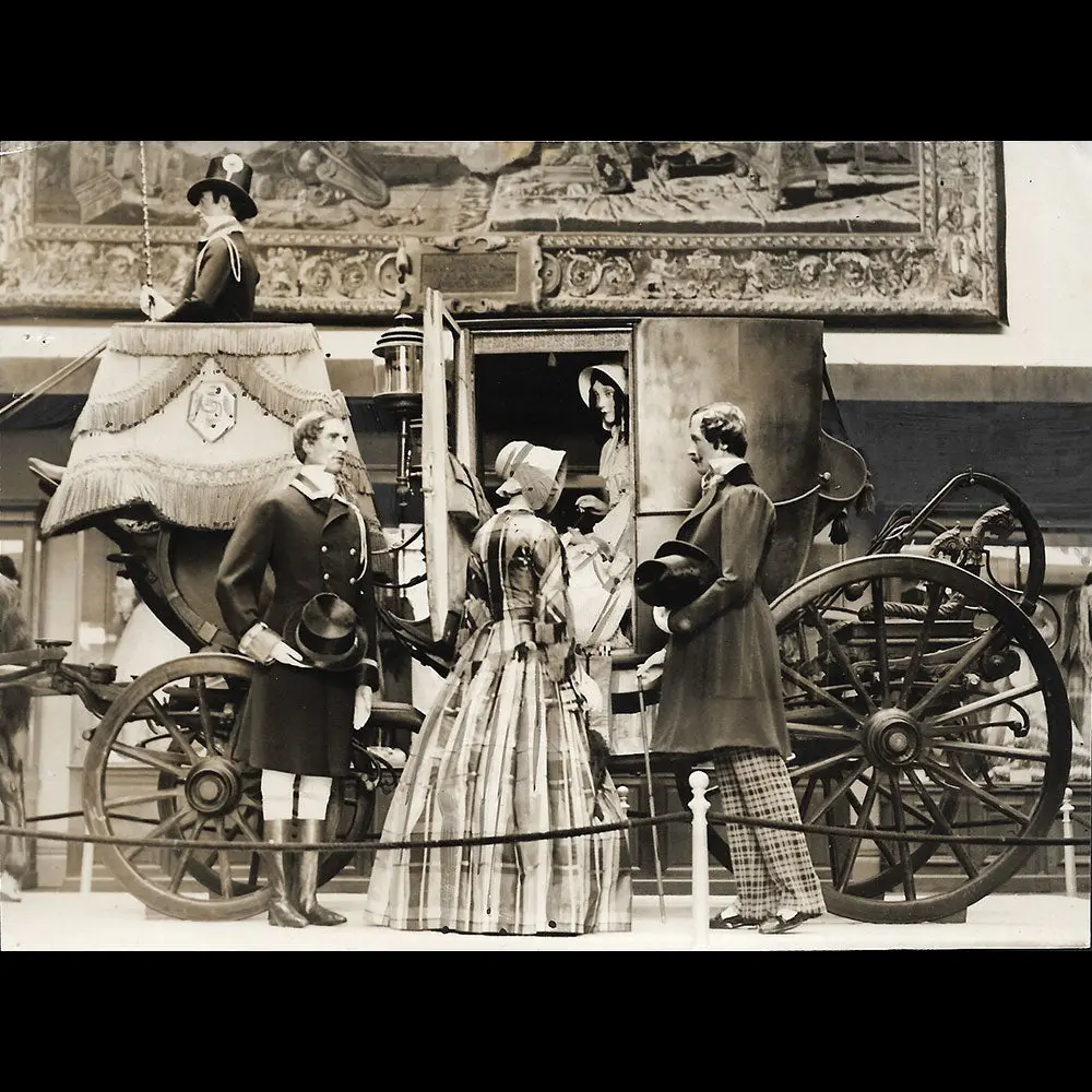 Société De L'histoire Du Costume - Exposition Cent Ans De Costume Parisien, Réunion De 3 Tirages (1937) 1