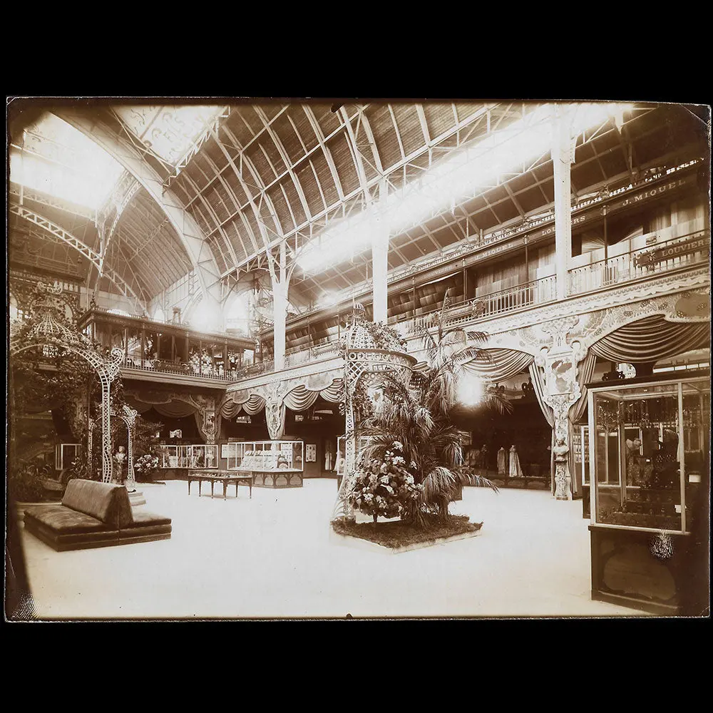 Exposition Universelle De Paris - Musée Rétrospectif Des Classes 85 & 86, Le Costume Et Ses Accessoires (1900) 1