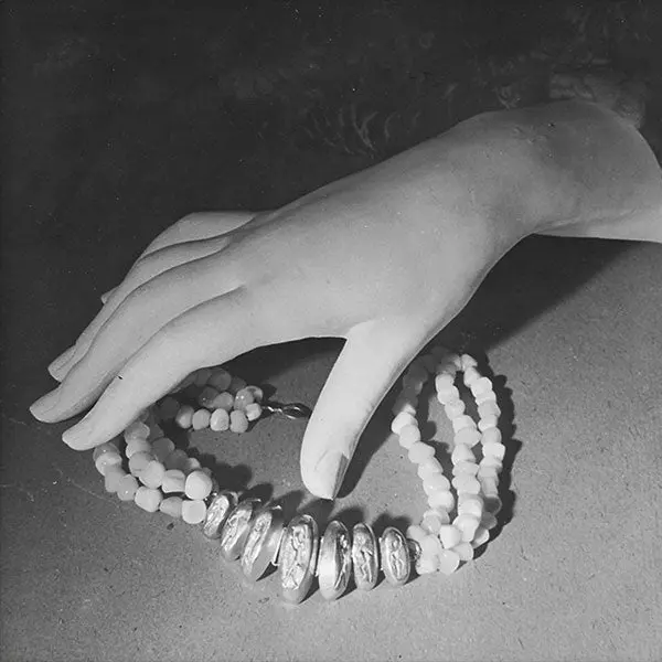 Line Vautrin - Collier La Danse Sur Le Volcan, Photographie De Crespi (1947) 2