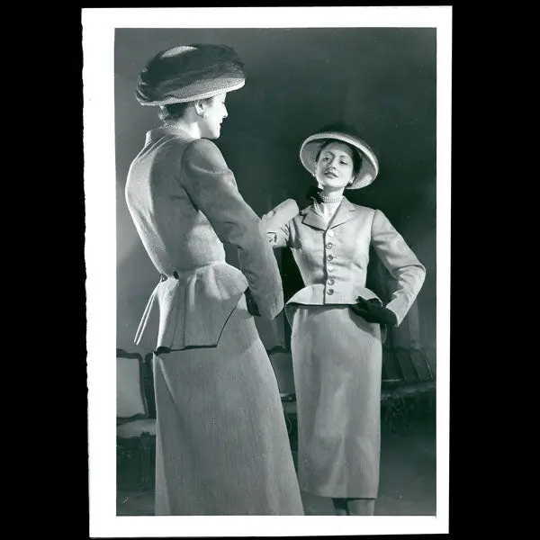Tailleur De Cristobal Balenciaga Pour Le Printemps 1950 1