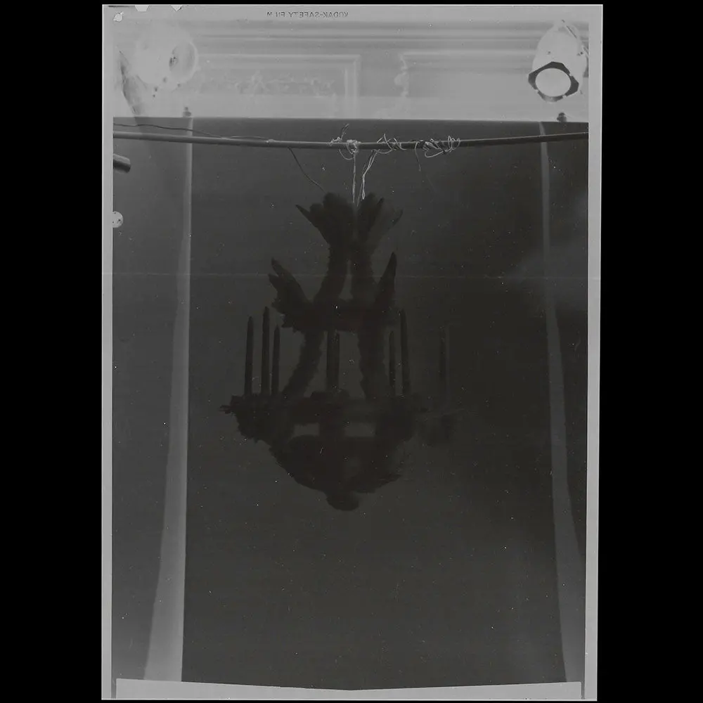Givenchy - Lustre De Plumes De Cygne, Photographies De La Sculpture De Janine Janet Pour Noël 1955 1