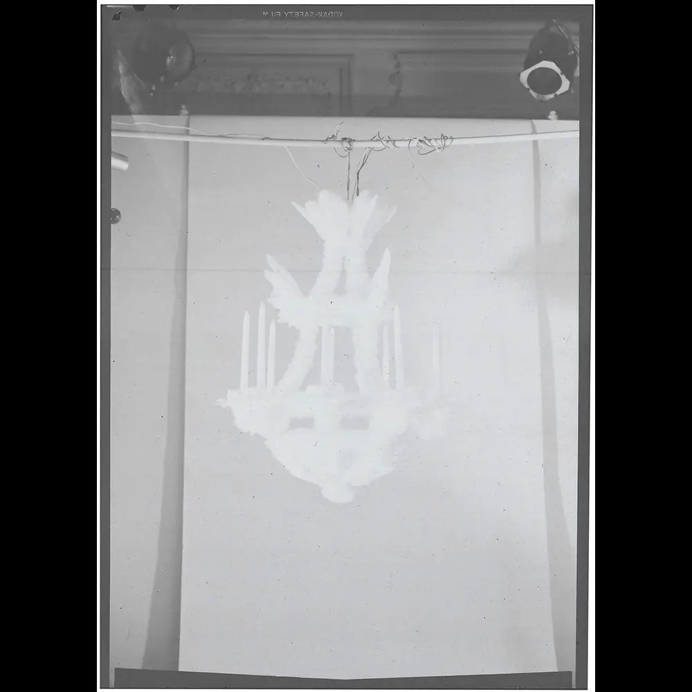 Givenchy - Lustre De Plumes De Cygne, Photographies De La Sculpture De Janine Janet Pour Noël 1955 2