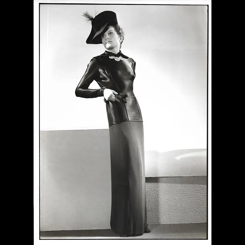 Gorin - Ensemble Portée Par Le Mannequin Henriette, Tirage Du Studio Franz (Circa 1936-1937) 1