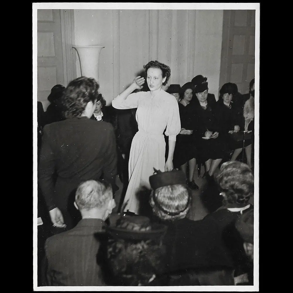 Grès - Défilé De La Maison De Couture (Circa 1942-1945) 1