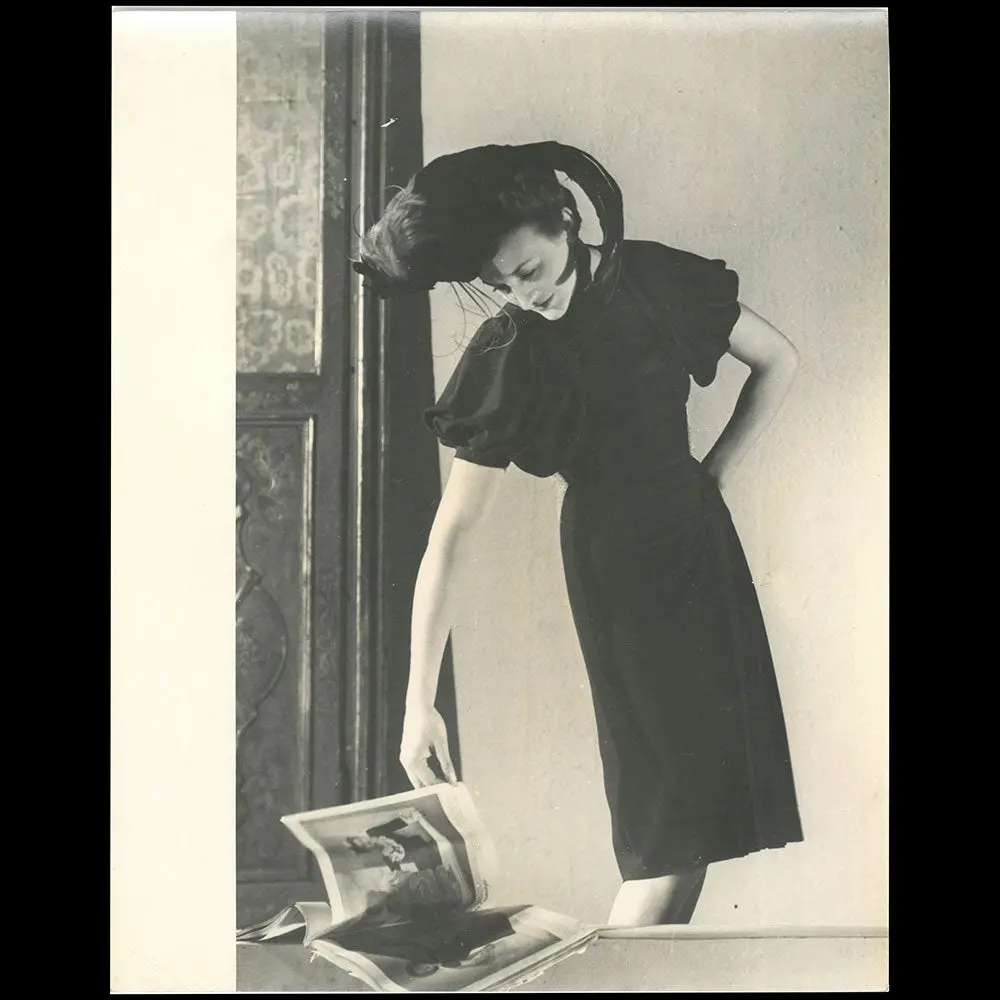 Grès - Robe, Tirage De Lavoisier (Circa 1942) 2
