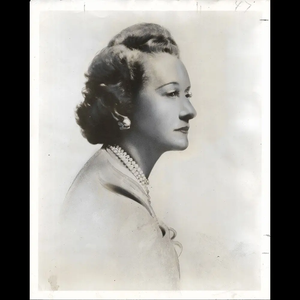 Hattie Carnegie - Portrait De La Couturière Américaine (1949) 1