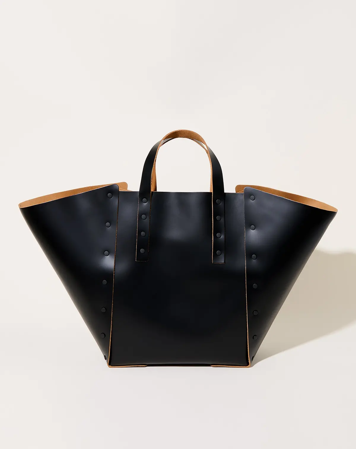 Assemble Handbag Wide L In Black 1