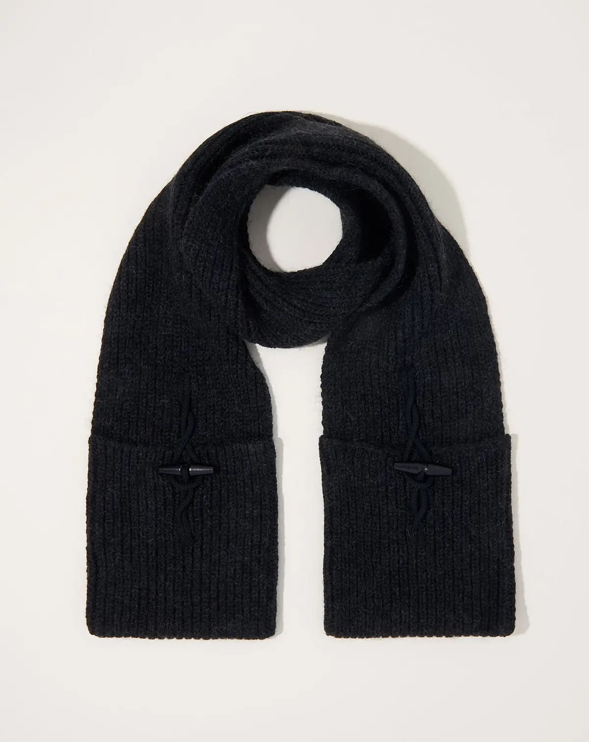 Knitted Pocket Scarf In Black 1