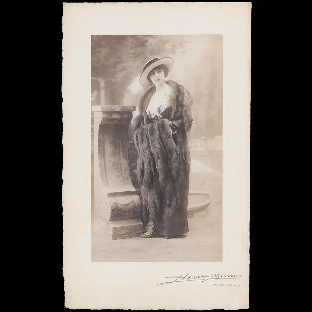 Portrait D'une Élégante, Réunion De 2 Tirages Du Studio Henri Manuel (Circa 1910) 1