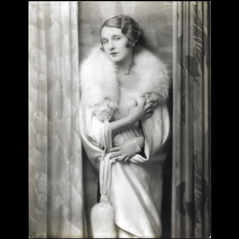 Hugh Cecil - Portrait De June Tripp, Lady Inverclyde (1928) 1