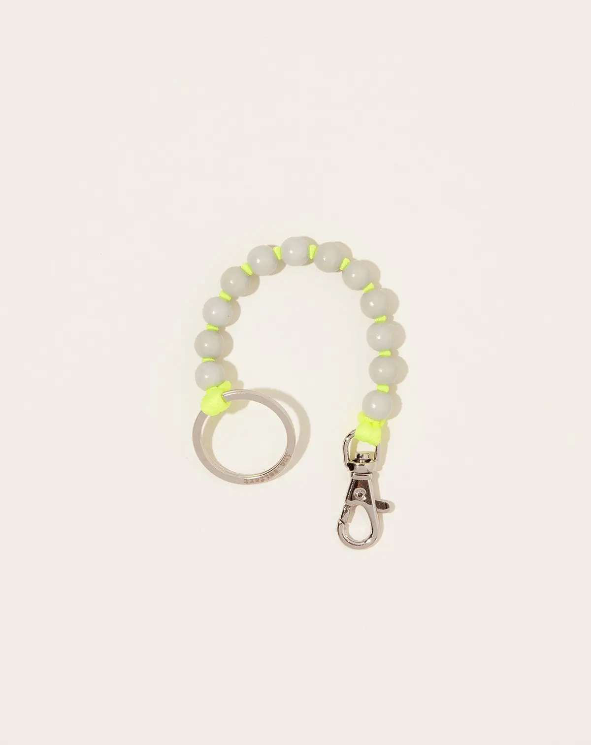 Perlen Short Keyholder In Light Grey On Neon Yellow 1