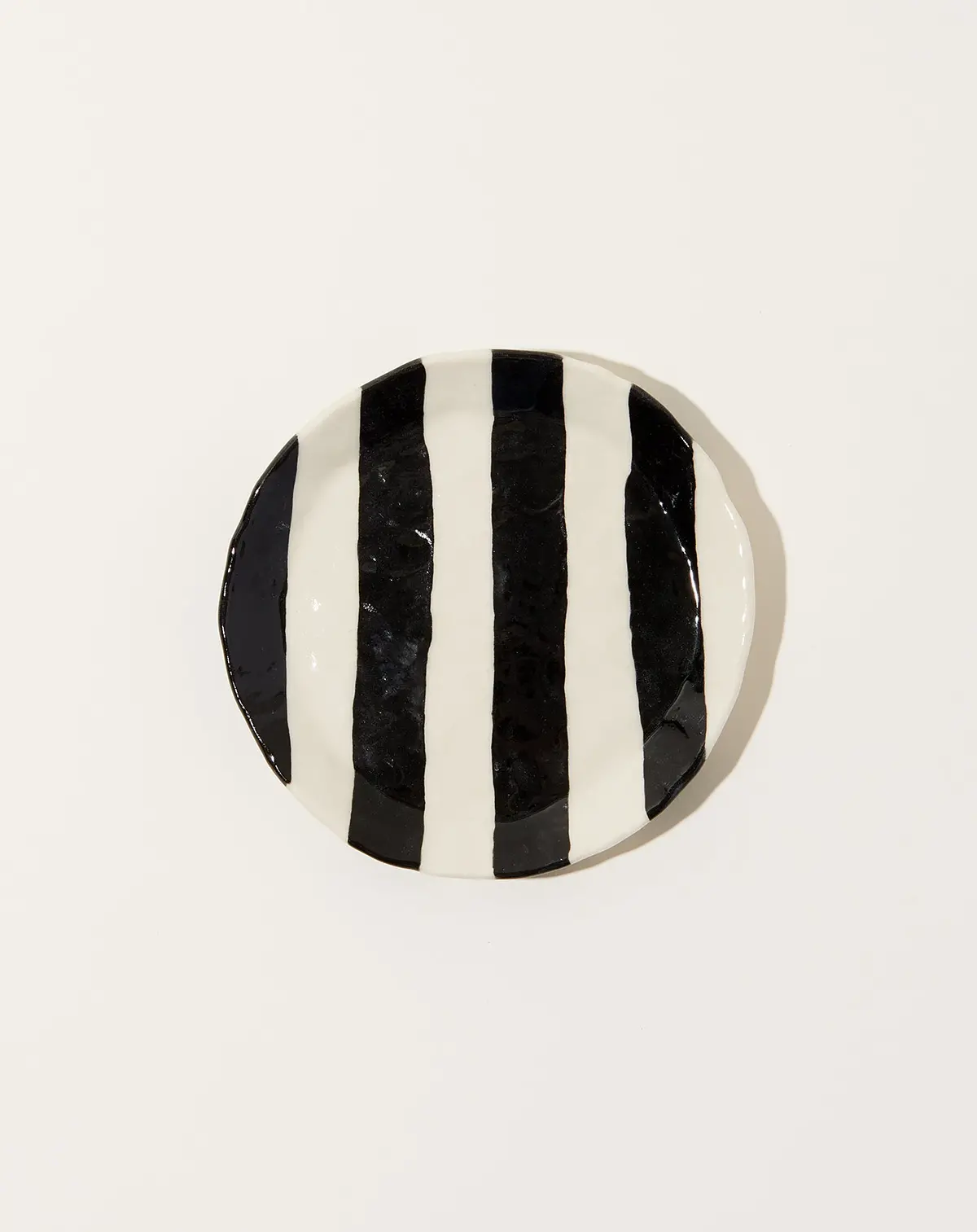 Ribbon Plate In Black 1