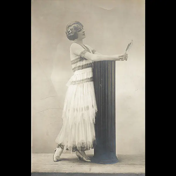 Callot Soeurs - Jane Renouardt, Photographie De Reutlinger Pour Femina (1917) 1