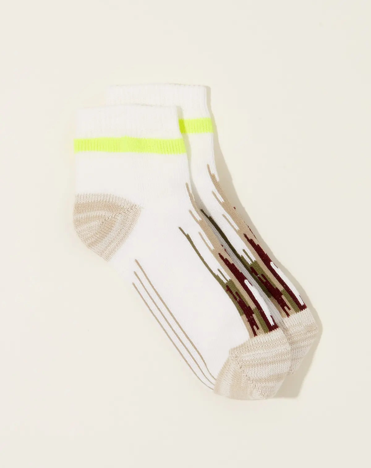 84 Yarns Ortega Ankle Socks In White 1