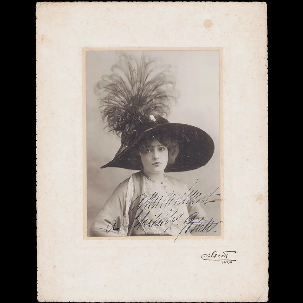 Lewis - Portrait De Geneviève Lantelme Dédicacé À Andrée Spinelly, Photographie De Bert (1911) 1