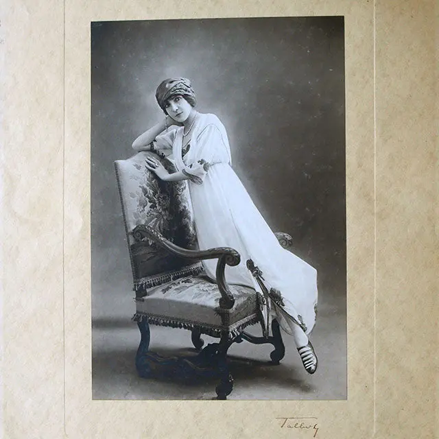 Lanvin - Mademoiselle Eve Lavalliere, Photographie Du Studio Talbot (1912) 2