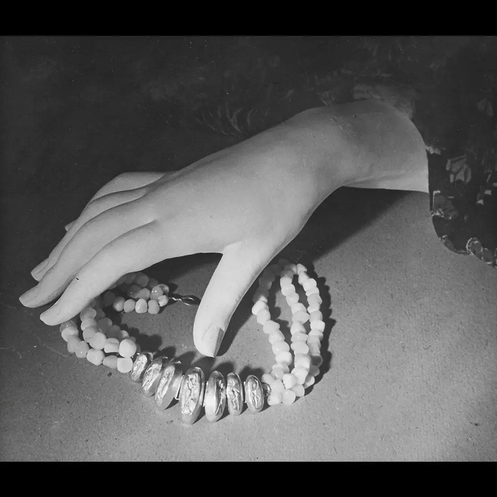 Line Vautrin - Collier La Danse Sur Le Volcan, Photographie De Crespi (1947) 1