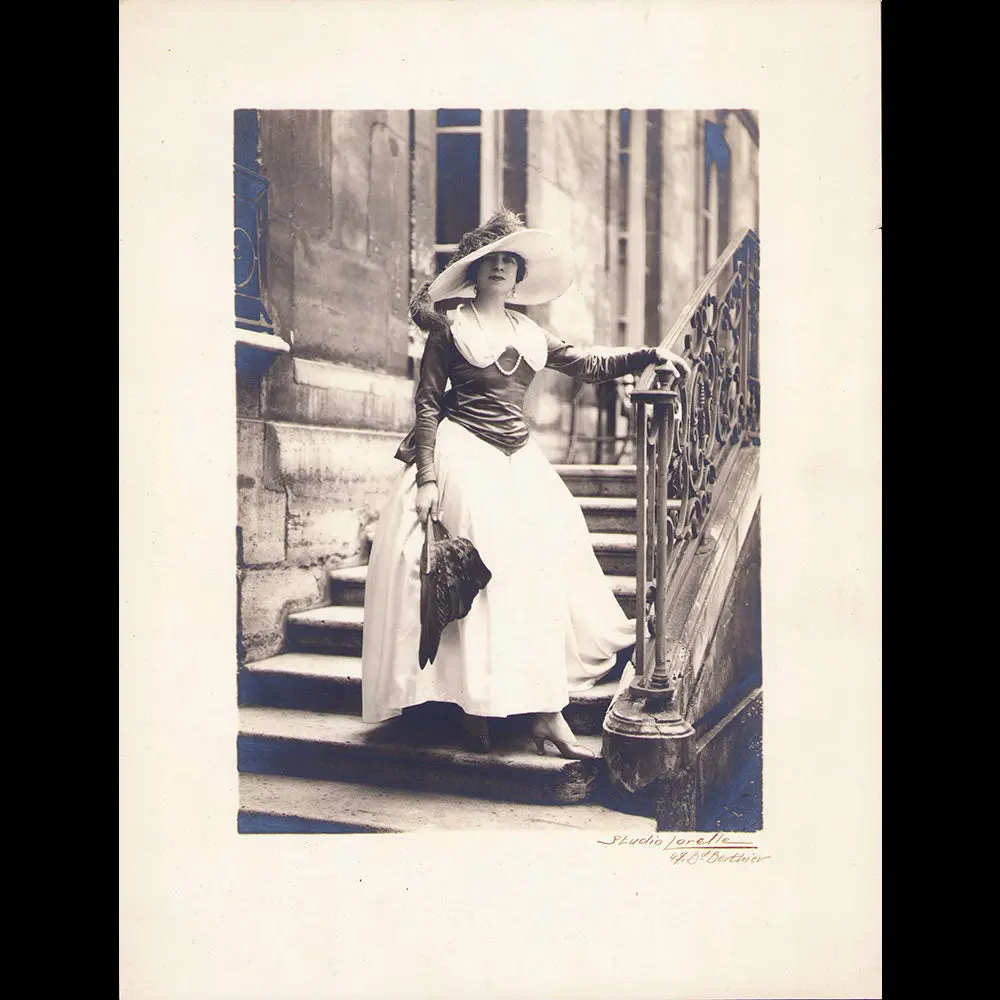 Comtesse De Segonzac, Portrait Photographique Par Le Studio Lorelle (1920S) 1