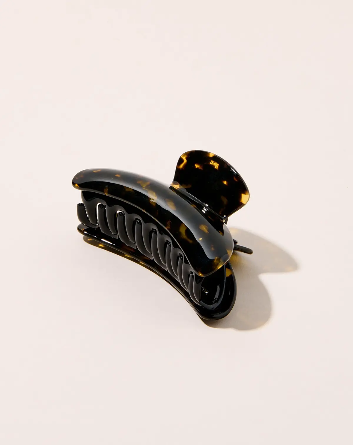Grande Heirloom Claw In Dark Tortoise 1