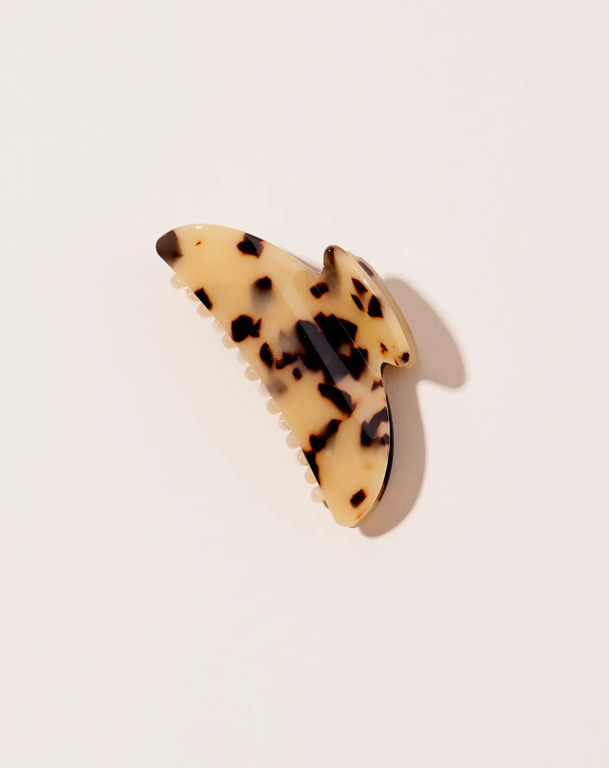 Midi Heirloom Claw In Blonde Tortoise 1