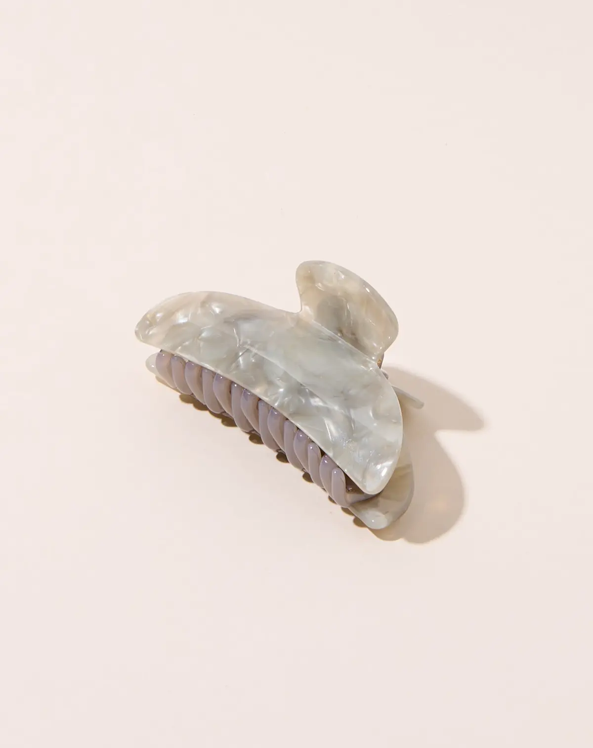 Midi Heirloom Claw In Grey Shell 1