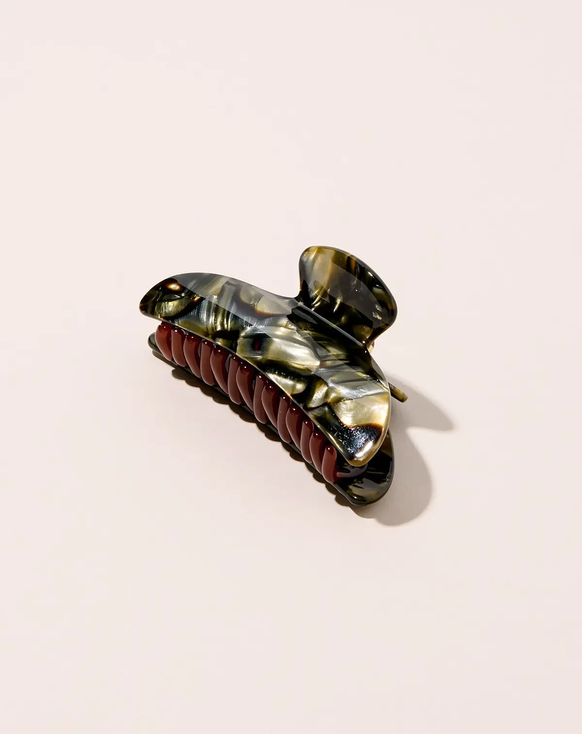 Midi Heirloom Claw In Midnight Horn 1