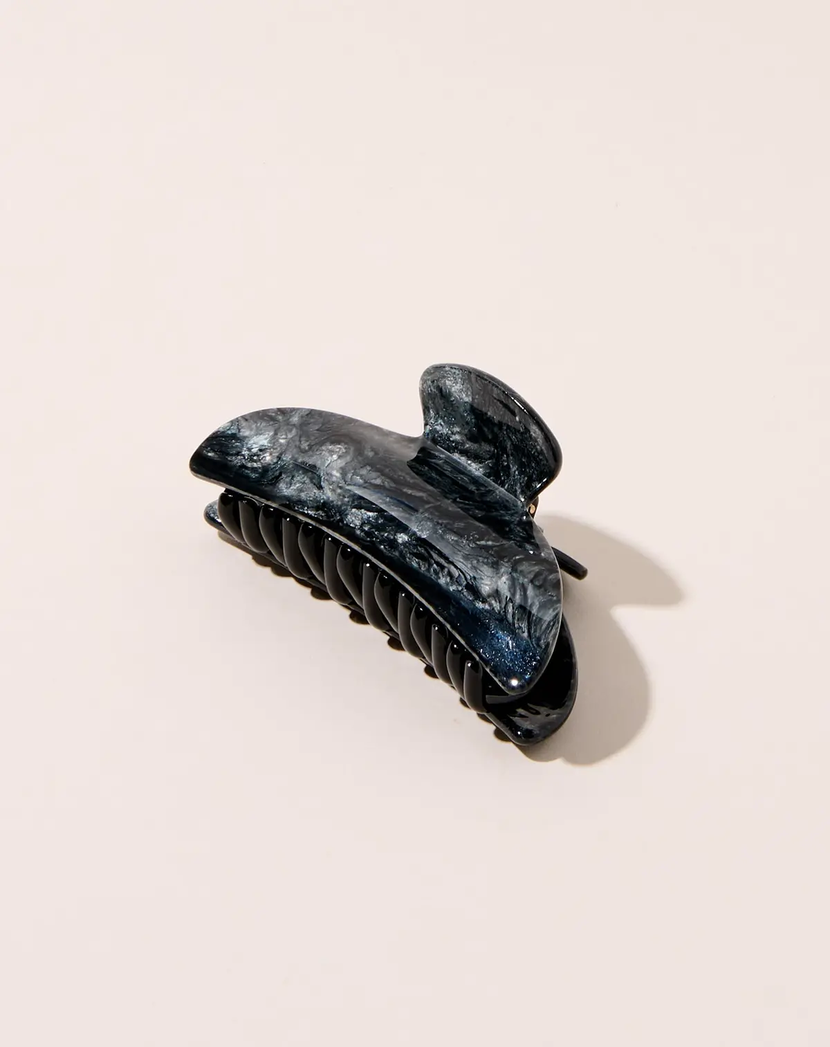Midi Heirloom Claw In Obsidian 1