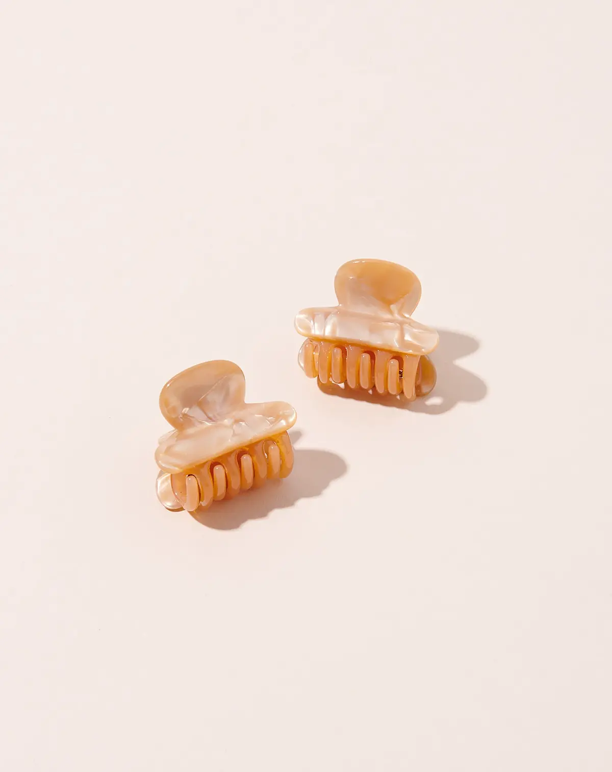 Twin Heirloom Claws In Sand Shell 1