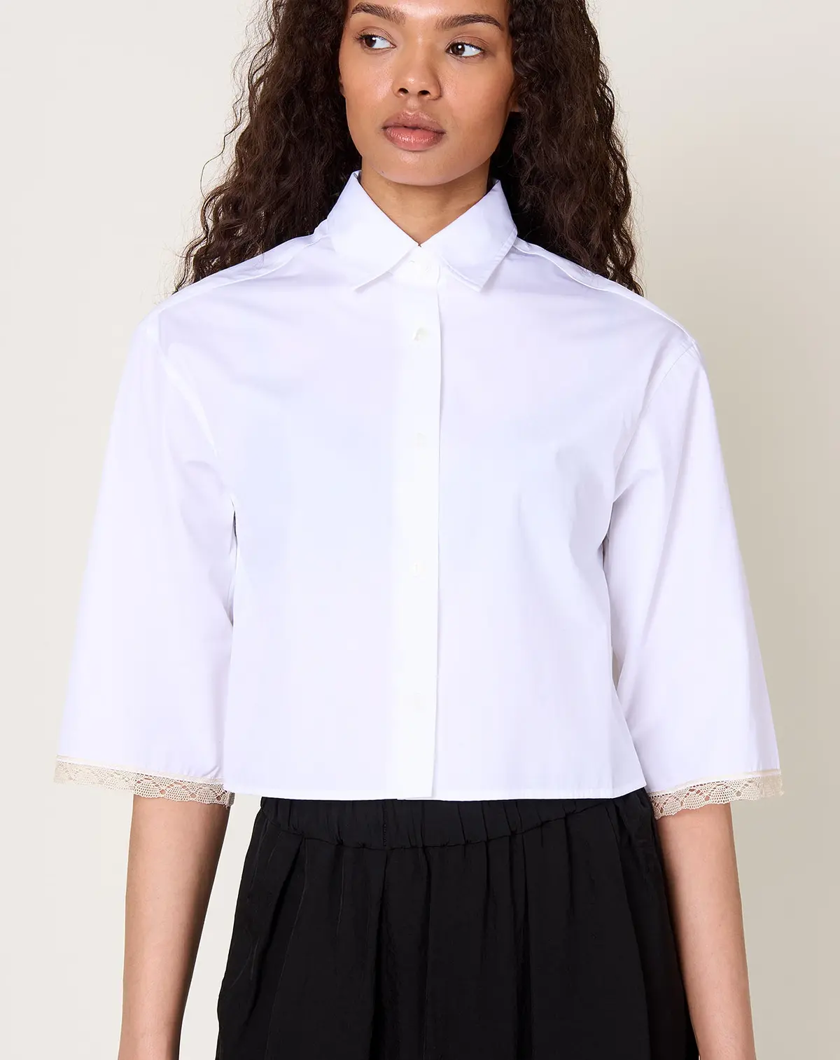 Cropped Lace Short Sleeve Shirt In White 1