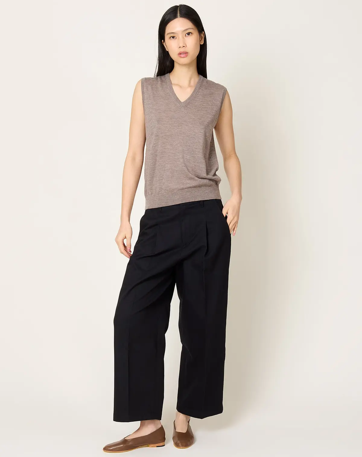 Pleat Front Crop Wide Leg In Black 1